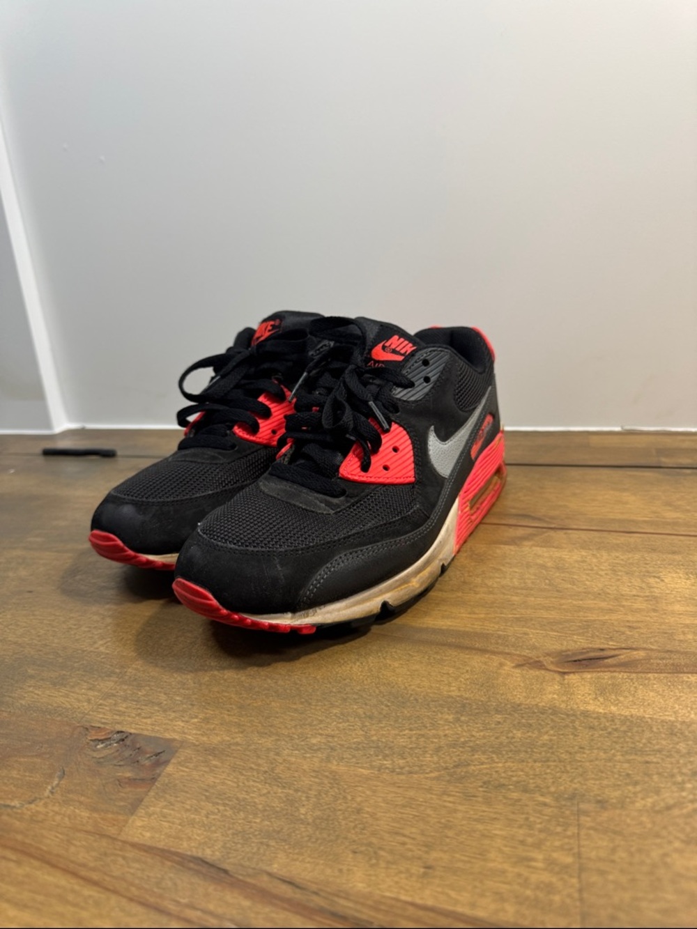 Nike Black and Red Air Max Style Sneakers size 8.5 women’s